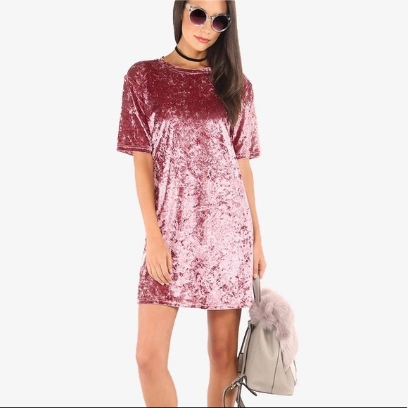 boutique Dresses & Skirts - Beautiful Mauve crushed velvet shift mini dress XS